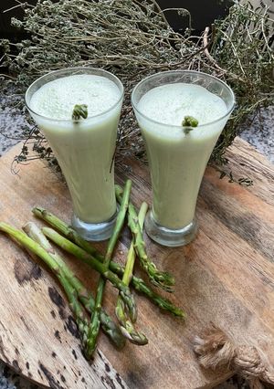 Une photo de 🍋L’ASPERGE FÊTE 🍃🍸LE GASPACHO 🌶️