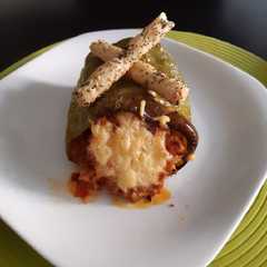 Una foto de Pimiento relleno de soja y quinoa