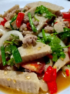 A picture of Spicy Pork Sausage Salad.