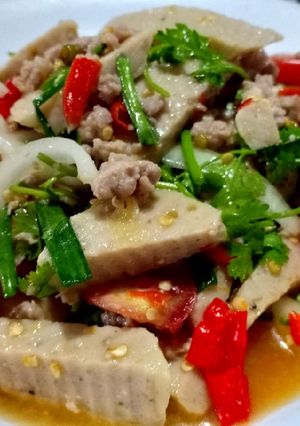 A picture of Spicy Pork Sausage Salad.
