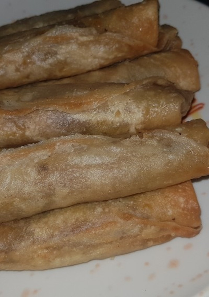 A picture of Spring rolls wrappers.