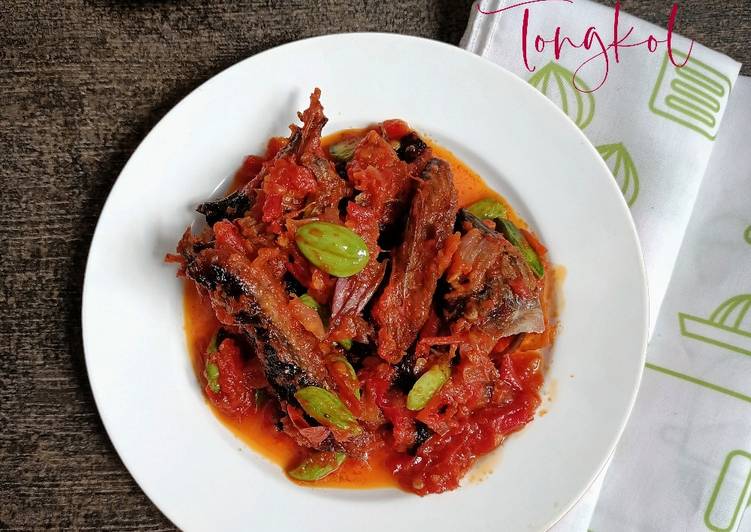 Sambalado Uok Tongkol Khas Minang