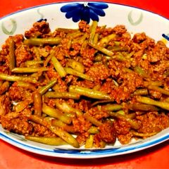 A picture of Beef, Pork Sausages with Green Beans 😍🐂🐖🥗🌶.