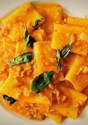 Una foto de Paccheri al ragú boloñesa
