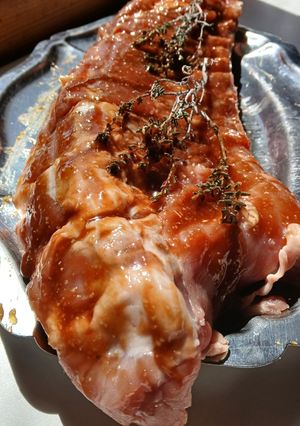Una foto de Tira de Costilla de Cerdo Laqueada a la Brasa