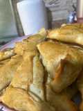 فطائر بخضار وجبنة سائلة
