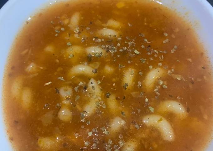 Bagaimana Membuat Sup makaroni pedas yang Menggugah Selera