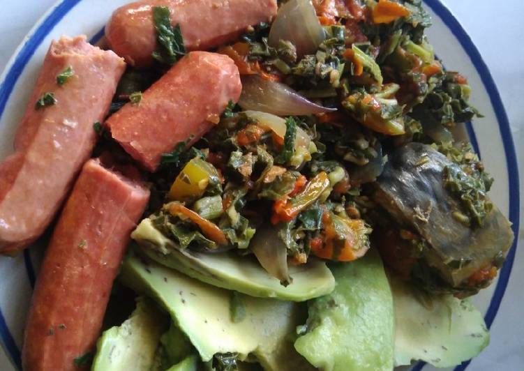 Low carb vegetable, sausages,avocado and fish