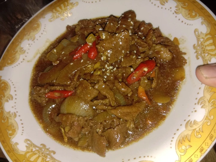 Cara Mudah Membuat Resep Sapi lada hitam ala ummu Maryam yang Lezat