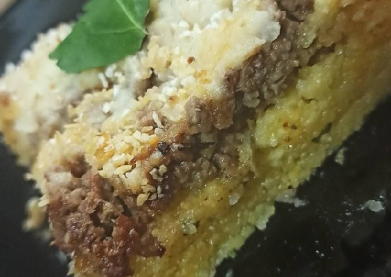 Pastel de carne con polenta y coliflor