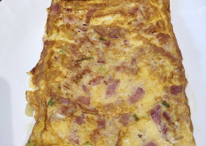 Recipe of Ultimate Bacon and Egg Omelette