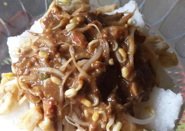 Tahu Lontong