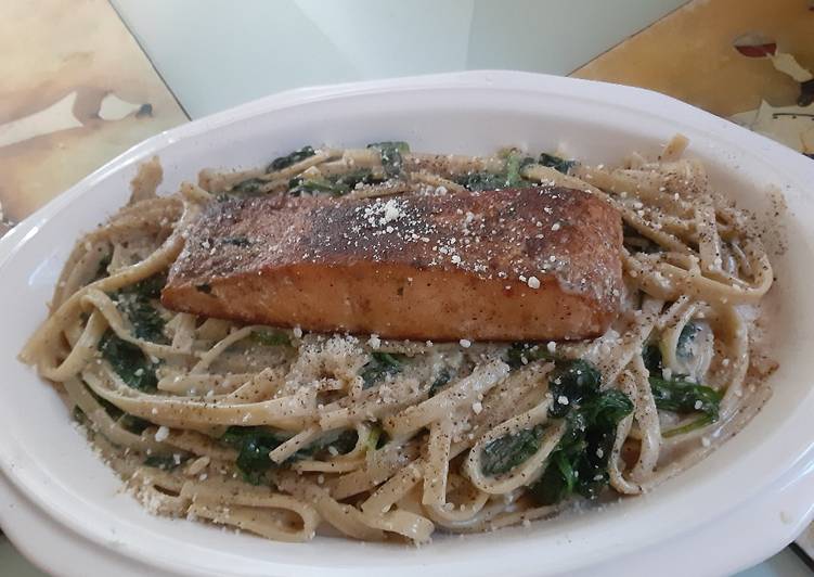 Step-by-Step Guide to Make Any-night-of-the-week SPINACH fettuccine w/salmon