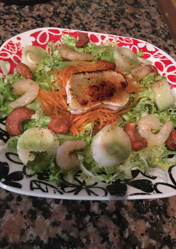 Una foto de Ensalada caprichosa con crema balsámica de manzana