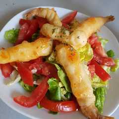 A picture of Ensalada de Carones rebozados.