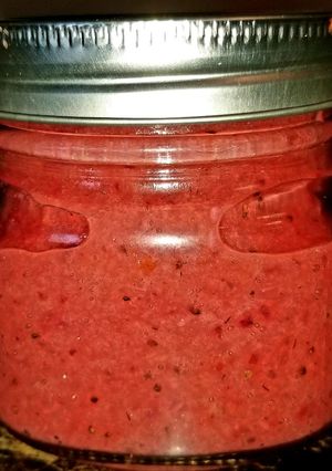 A picture of Mike's Strawberry Pineapple Purée.