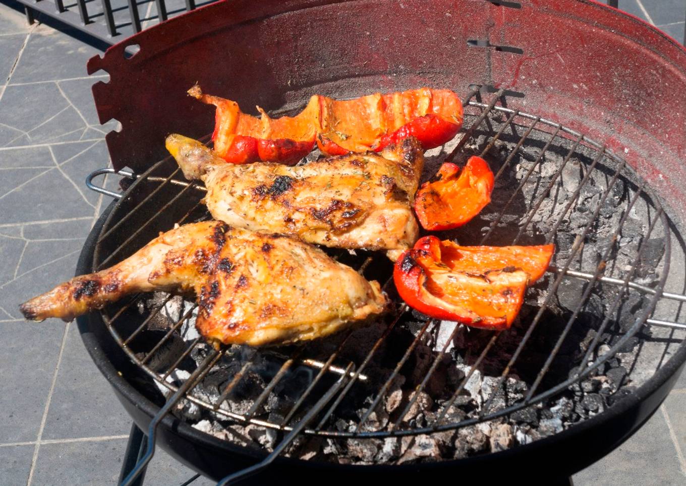 Pollo braseado con aliño de cerveza