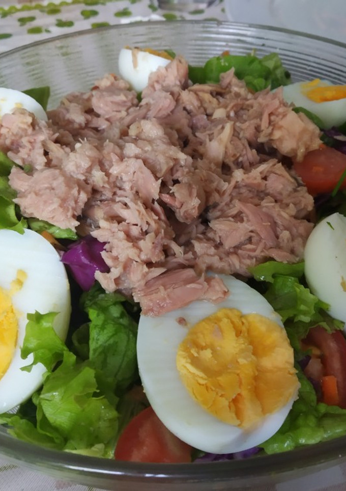 Una foto de Ensalada fresca de atún