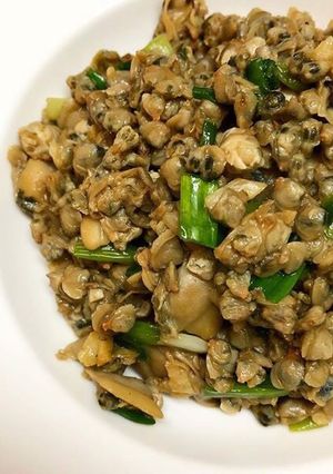 Hình của món Hến xào hành lá.