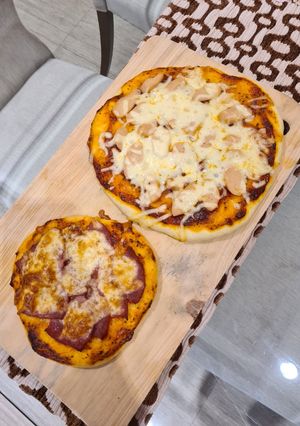 Foto resep Homemade Smoked Beef Sausage Pizza
