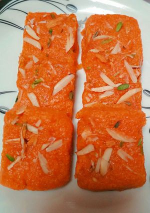 A picture of Papaya burfi.