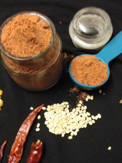गन पाउडर या पोड़ी मसाला (gun powder ya podi masala recipe in Hindi) रेसिपी मुख्य फोटो