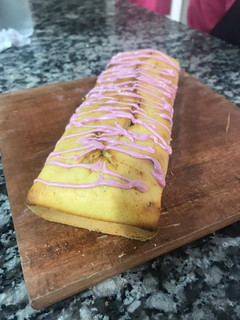 Una foto de Budín de limón 💛💗