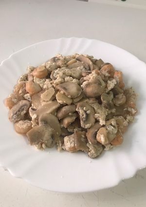 Una foto de Revuelto de champiñones con gambas 🦐