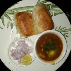 A picture of Pav bhaji.