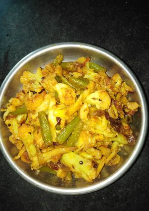 A picture of Gobhi beans veg.