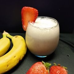 A picture of Strawberry Banana Milkshake.