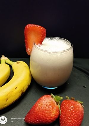 A picture of Strawberry Banana Milkshake.