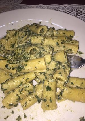 Una foto de Fideos con espinaca