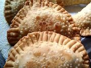 Una foto de empanadas de mondongo