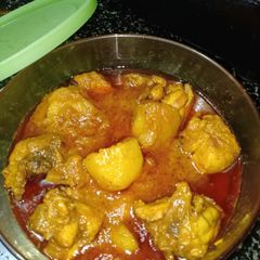 A picture of Chicken curry.