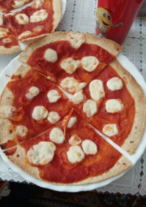 A picture of Super fast pizza.