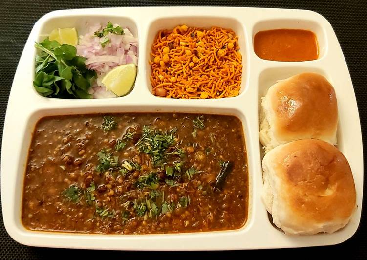 You Do Not Have To Be A Pro Chef To Start Spicy Misal Pav