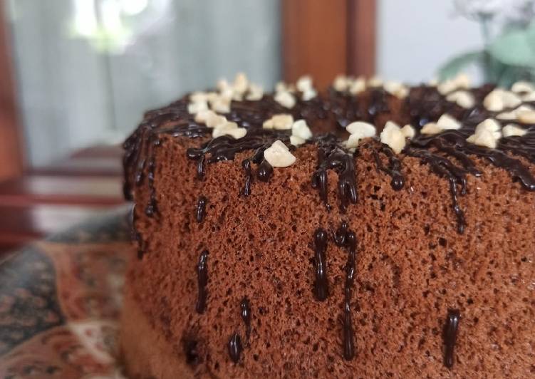 Tripple chocolate chiffon cake