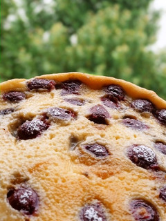 Una foto de Clafoutis de cerezas
