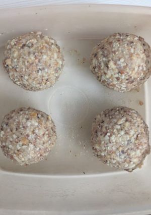 A picture of Dry fruits Ladoo.