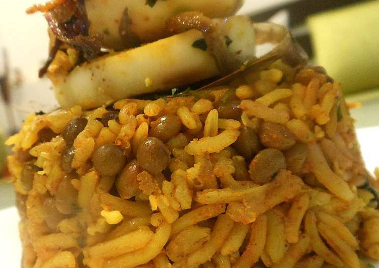 Recipe: Appetizing Masoor Pulao topped with Boiled Egg Slices