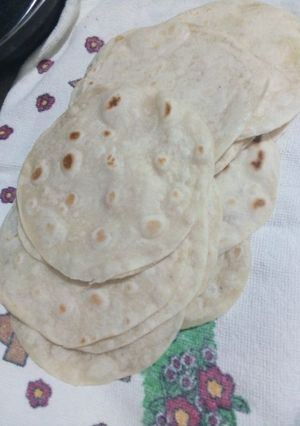 A picture of Flour Tortillas with Oil.