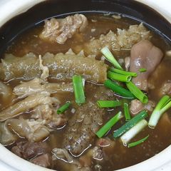 A picture of Braised Trotter with Sea Cucumbers 海参焖猪手.