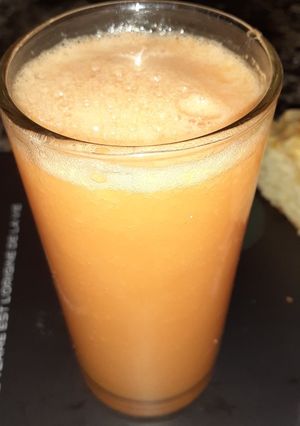 صورة لوصفة عصير الجزر و التفاح