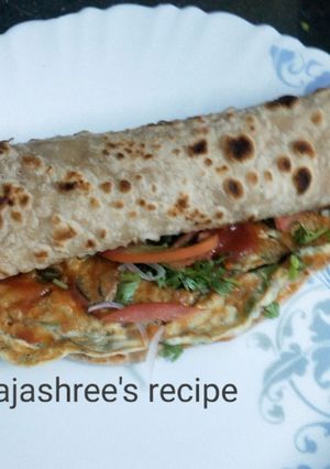 चपाती रॅप (Chapati Wrap Recipe In Marathi) रेसिपी चे मुख्य फोटो 