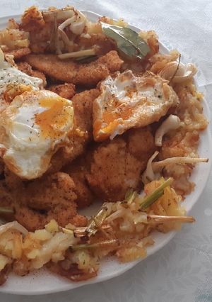 Una foto de Plato combinado de mezcla de sabores riquísimo. Increíble
