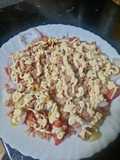 Ensalada de alcachofas, tomate, cebolla y atún