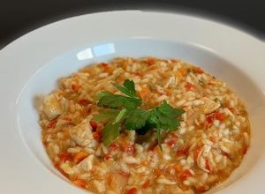 Una foto de Risotto de pollo 🤤🤤😋