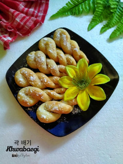 Foto resep Kkwabaegi 곽 배기 (Donat Kepang Korea)