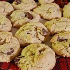A picture of Peanutbutter Chocolate Chip Cookies.